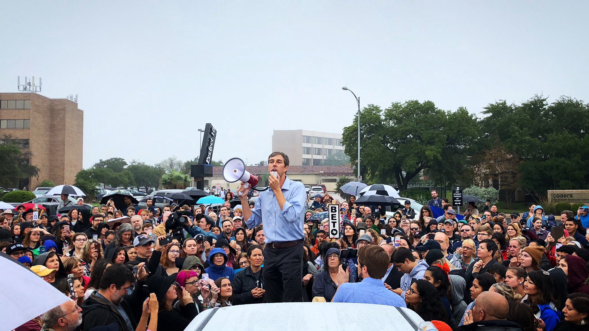 Tranh Cử Cùng Beto - Running with Beto